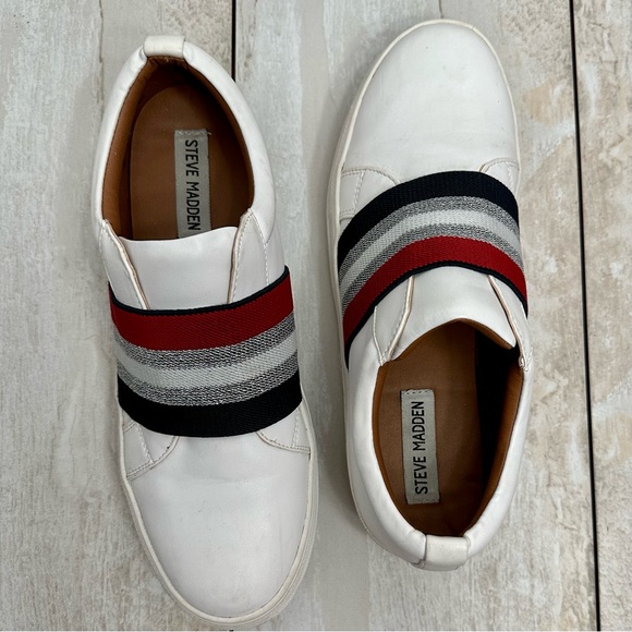 Steve Madden Mystify Size 8.5 Slip On White Sneakers Red White And Blue Strap - Picture 2 of 9